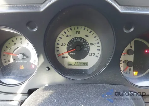 2004 Nissan Xterra Xe/Se z USA, uszkodzony, nr VIN 5N1ED28T04C664447